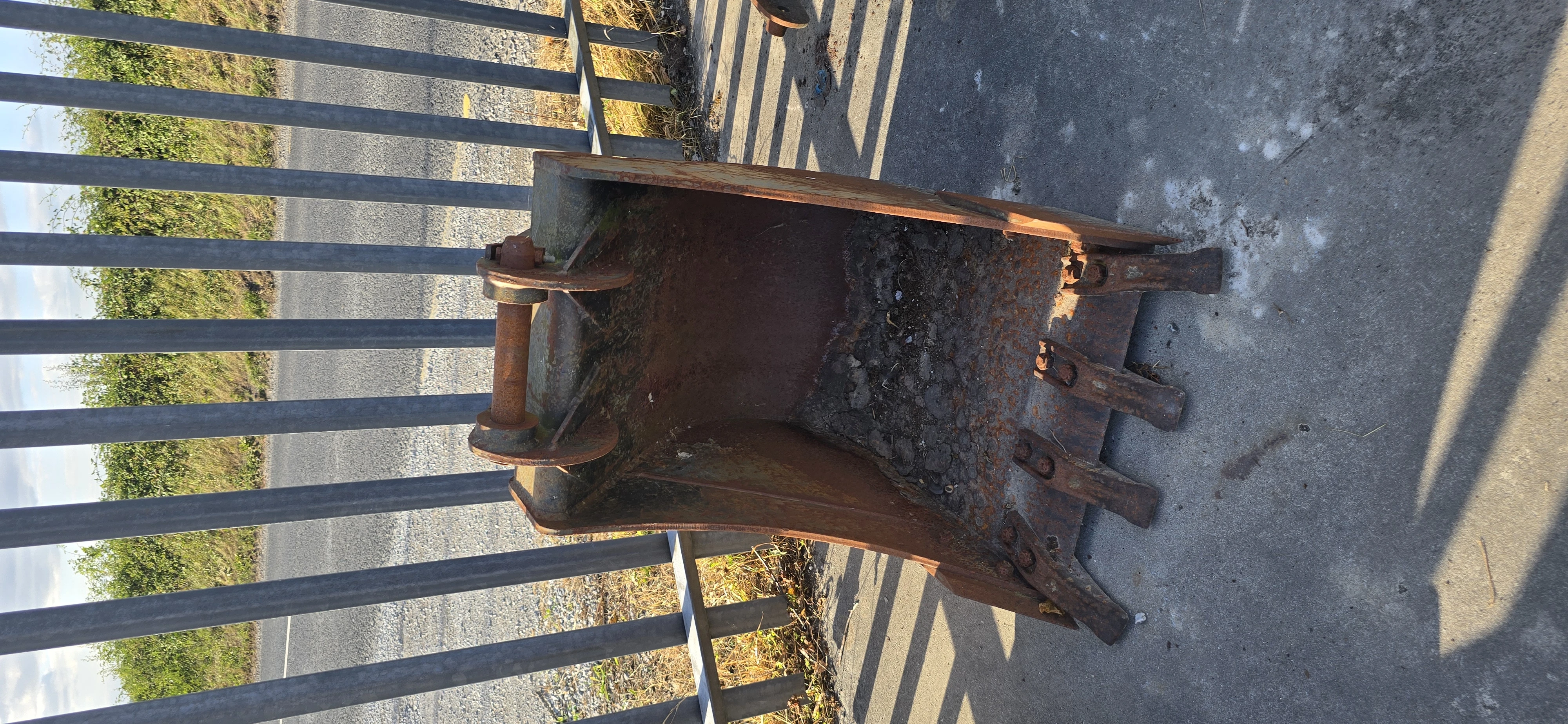 Massry Ferguson digger buckets 